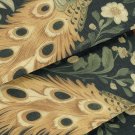 Zasłony z wzorem Peacock Grove z bliska